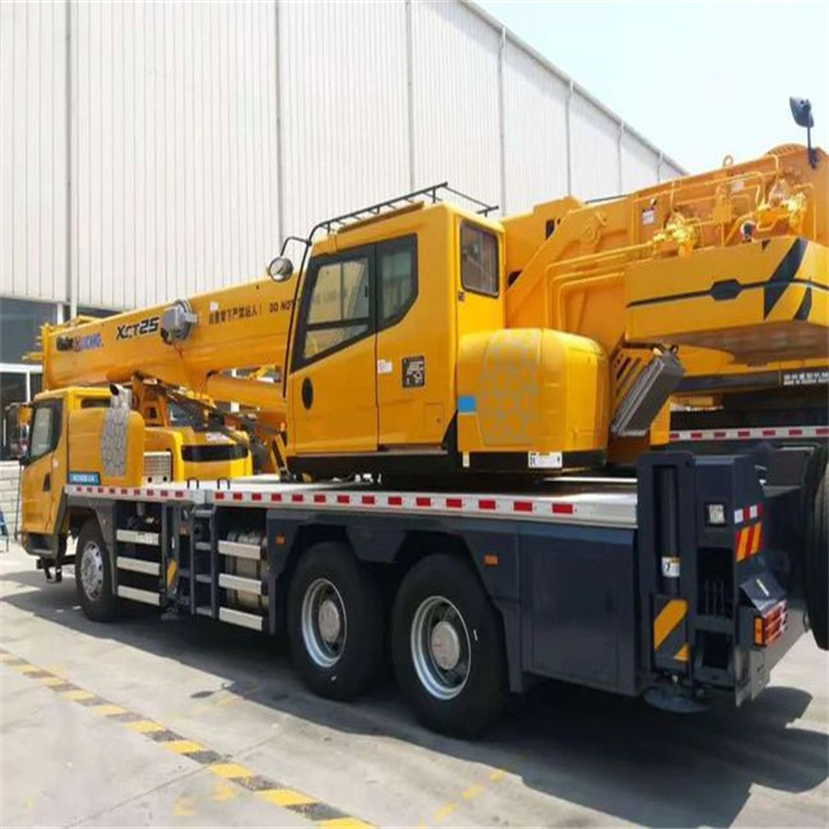 郊区90吨吊车出租